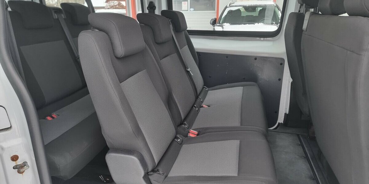 Opel Zafira Life Edition M Vivaro 9-Sitzer Automatik 87.900 km 27.900 &euro; Garrel 49681
