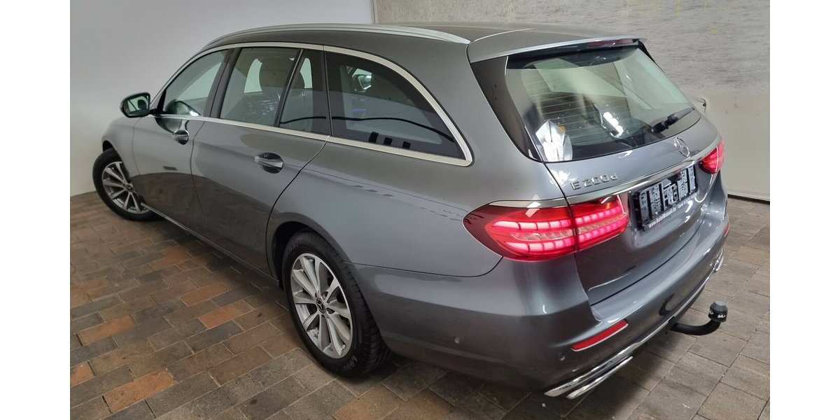 Mercedes-Benz E 200 dA LED AHK Navi Widescreen MBUX Leder 57.900 km 29.999 &euro; Garrel 49681