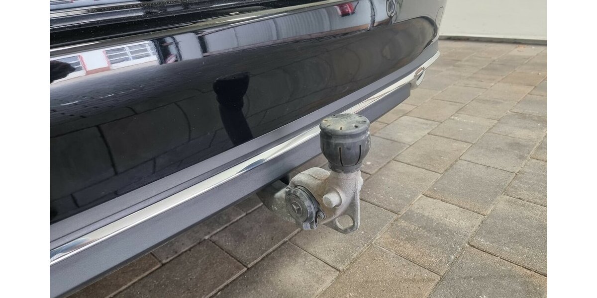 Mercedes-Benz C 300 T e Avantgarde LED ACC AHK Navi Kamera 73.700 km 35.500 &euro; Garrel 49681