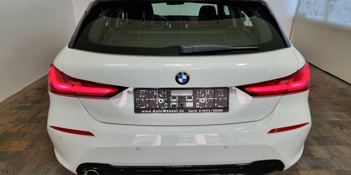 BMW 116d Sport Line DSG LED Live Cockpit Klima Pano 71.300 km 23.900 &euro; Garrel 49681