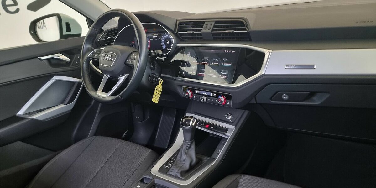 Audi Q3 35 TDI Advanced Prestige LED ACC APP schw.AHK 79.950 km 27.750 &euro; Garrel 49681