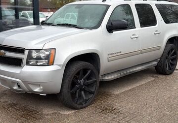 Chevrolet Suburban 236.500 km 17.999 &euro; Apen 26689