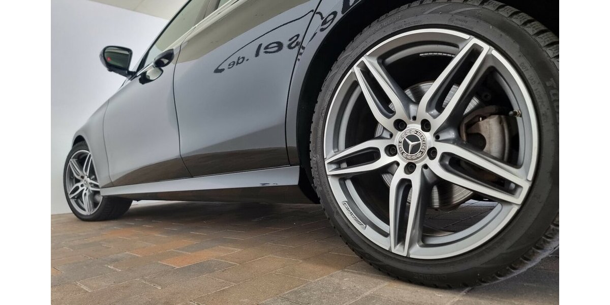 Mercedes-Benz E 350 d AMG-Line LED AHK GSD Navi Spur Kamera 89.500 km 35.900 &euro; Garrel 49681