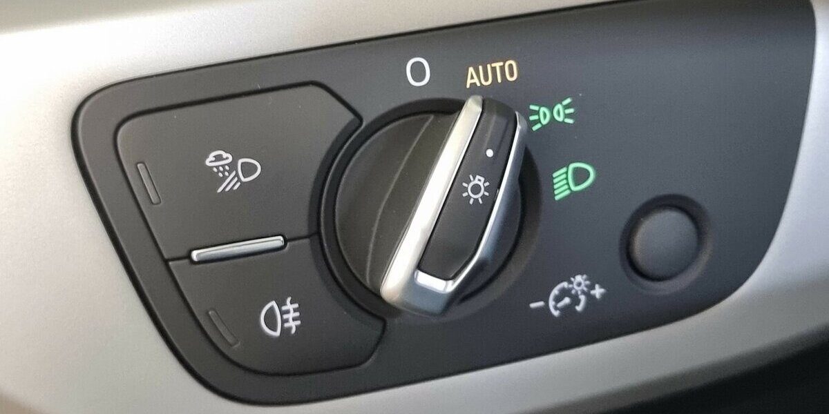 Audi A5 35 TFSI DSG LED SHZ Navi Leder Tempomat 77.900 km 25.950 &euro; Garrel 49681