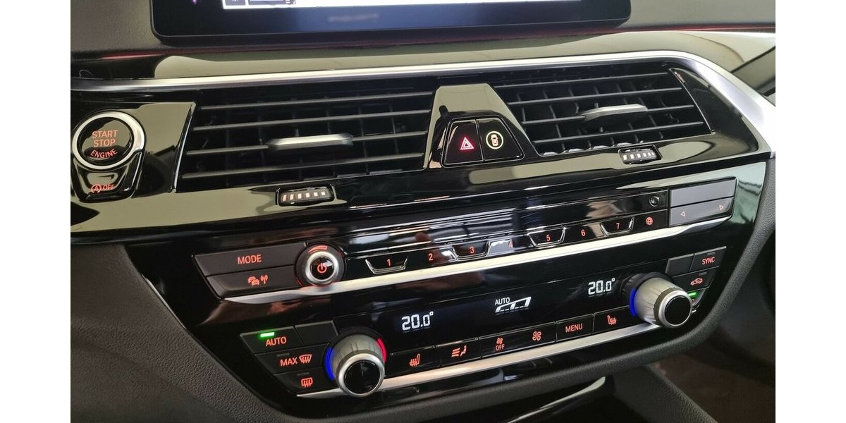 BMW 520d SportLine LED AHK ACC Navi Kamera Hifi 89.900 km 27.450 &euro; Garrel 49681