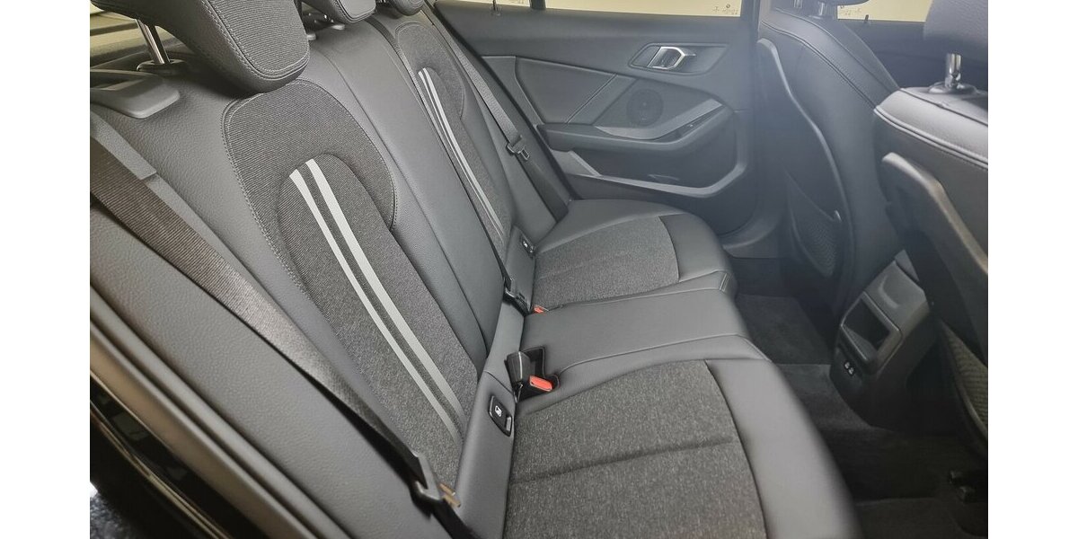 BMW 116d Advantage LED Teilleder DAB Live Cockpit 74.400 km 19.990 &euro; Garrel 49681