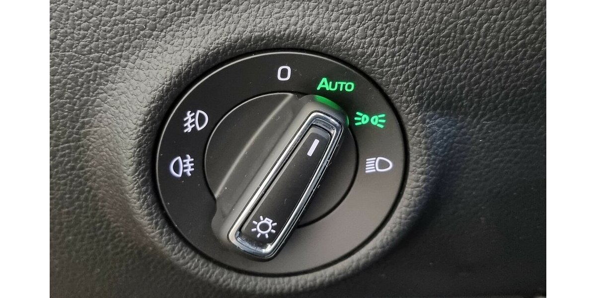 Skoda Superb Style Bi-Xenon AHK ACC SHZ Navi Tempomat 123.550 km 18.850 &euro; Garrel 49681