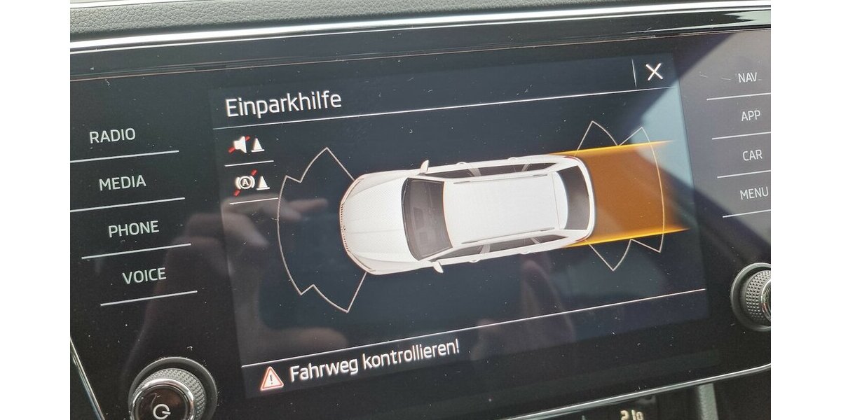 Skoda Superb Style LED ACC AHK Memory Canton Keyless 94.500 km 22.990 &euro; Garrel 49681