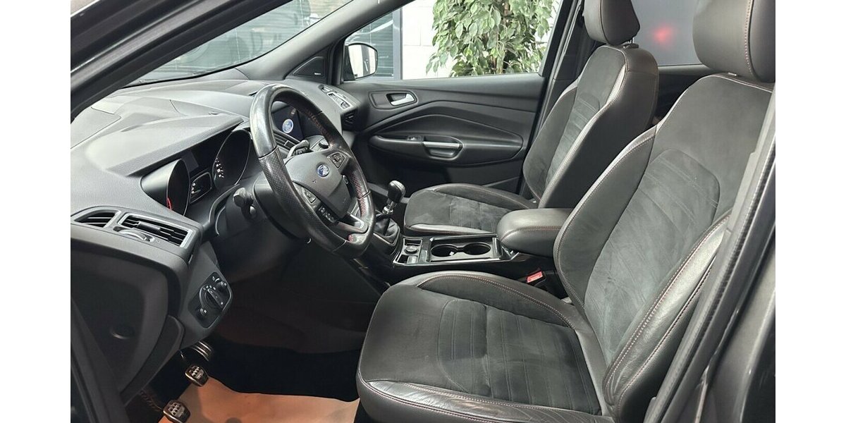 Ford Kuga 1,5 EcoBoost ST-Line +AHK+Allwetterreifen+ 113.000 km 15.790 &euro; Jaderberg 26349