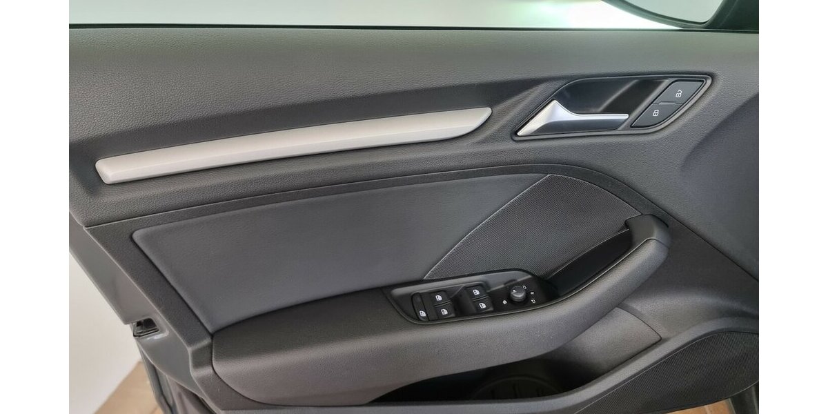 Audi A3 30 TDI LED SHZ Navi Leder Tempomat Digital 88.900 km 18.500 &euro; Garrel 49681