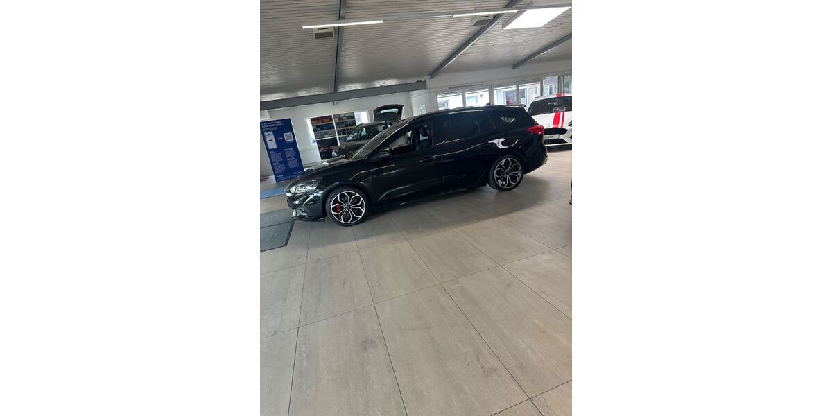 Ford Focus 83.000 km 20.000 &euro; Oldenburg 26125