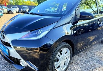 Toyota Aygo (X) 72.107 km 7.499 &euro; Delmenhorst 27755