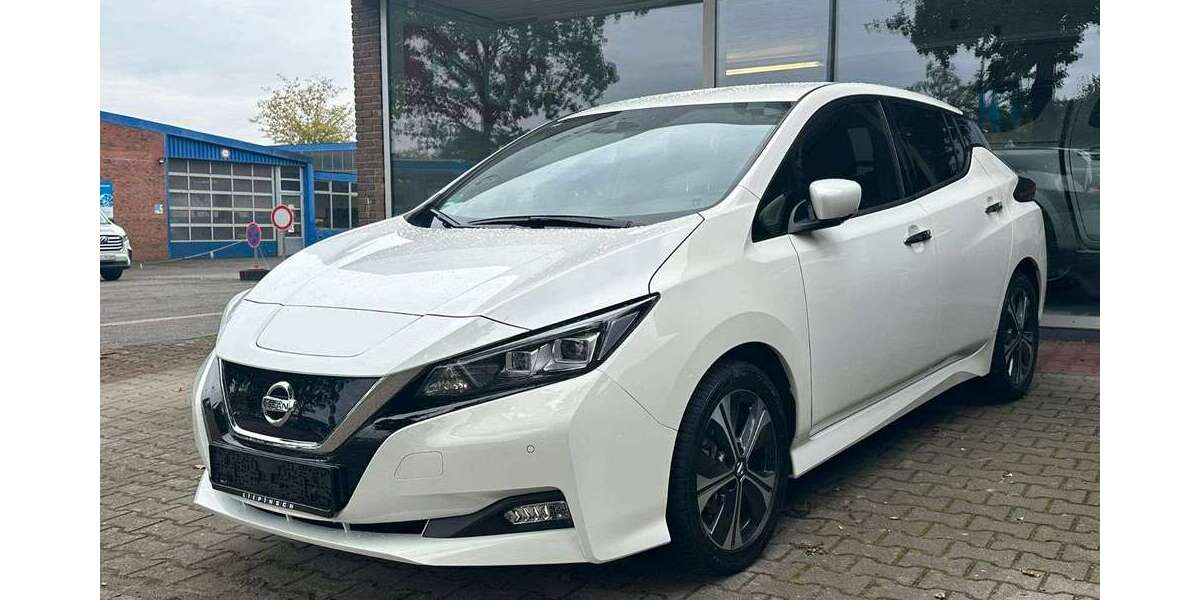 Nissan Leaf 25.000 km 16.990 &euro; Oldenburg 26125