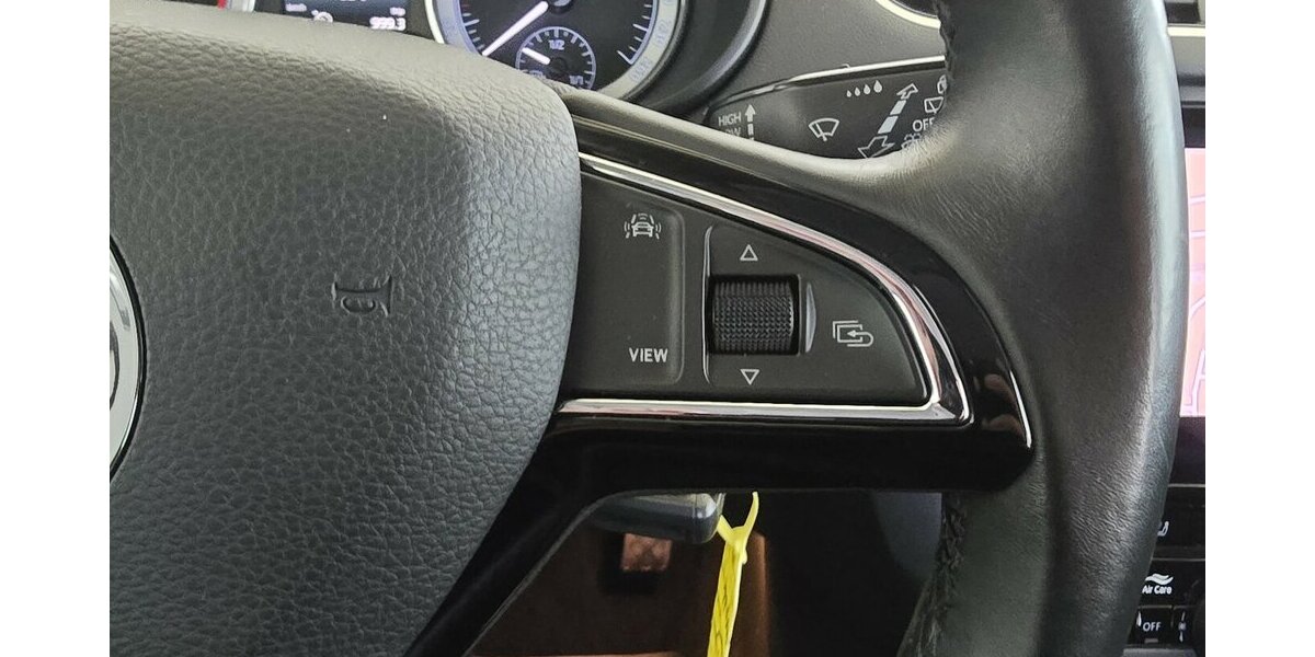 Skoda Octavia Amb. DSG LED ACC AHK Navi Klima Kamera 94.800 km 18.450 &euro; Garrel 49681