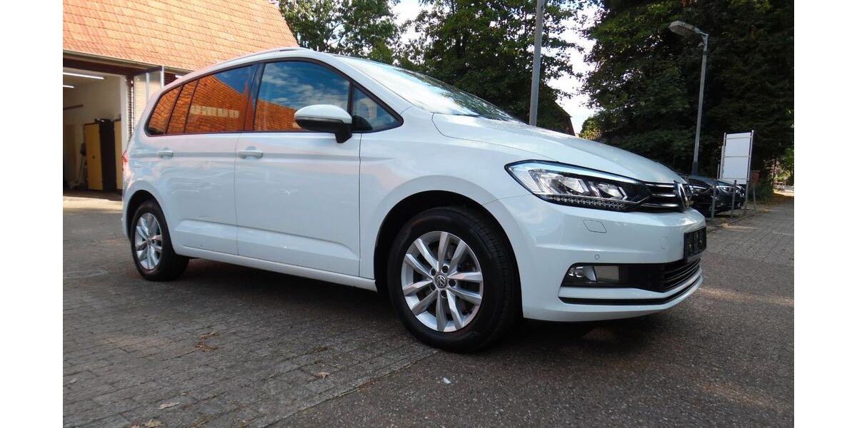 VW Touran 149.326 km 15.990 &euro; Wardenburg OT Tungeln 26203