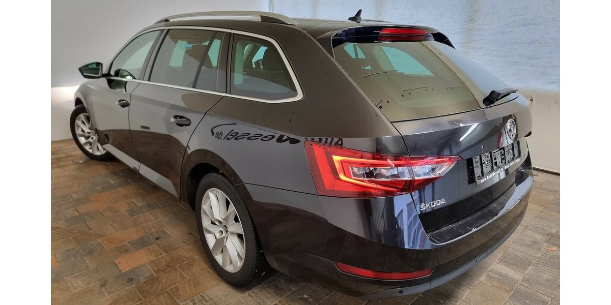 Skoda Superb Style Bi-Xenon AHK ACC SHZ Navi Tempomat 123.550 km 18.850 &euro; Garrel 49681