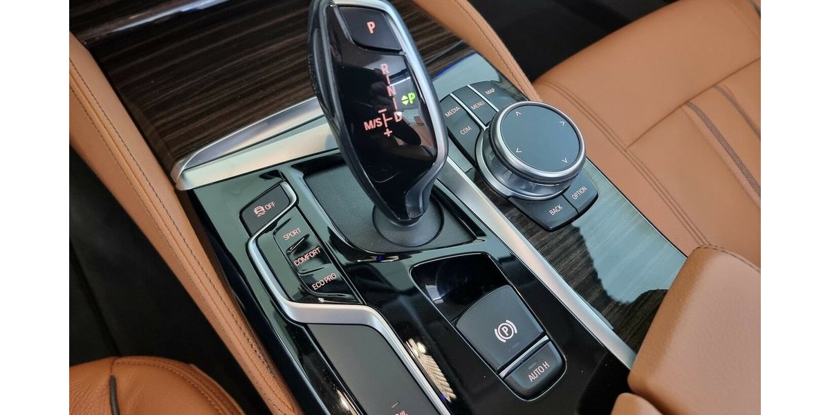 BMW 520d Luxury Line LED ACC SHZ Navi Klima Leder 46.700 km 31.700 &euro; Garrel 49681
