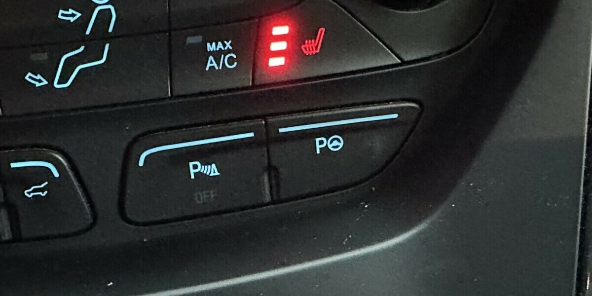 Ford Kuga 1,5 EcoBoost ST-Line +AHK+Allwetterreifen+ 113.000 km 15.790 &euro; Jaderberg 26349