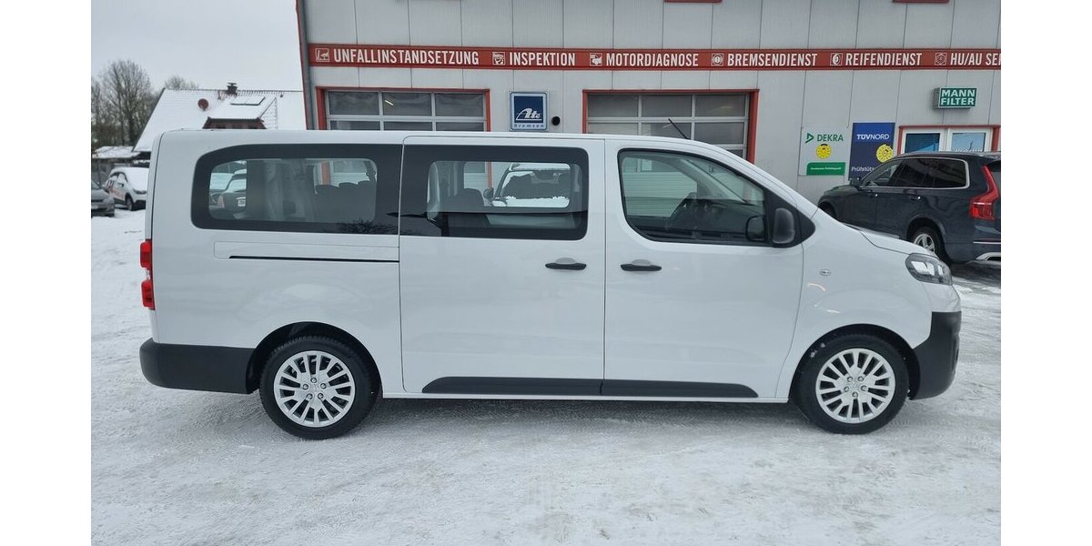 Opel Zafira Life Edition M Vivaro 9-Sitzer Automatik 87.900 km 27.900 &euro; Garrel 49681