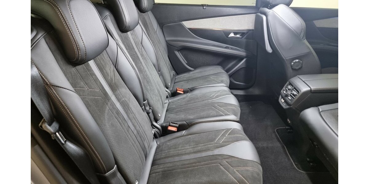 Peugeot 5008 GT LED APP SHZ Kamera Digital Navi 7-Sitzer 47.200 km 27.850 &euro; Garrel 49681