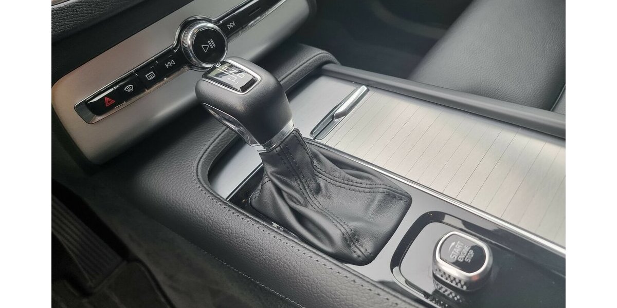 Volvo XC90 ThorsHammer Leder-Sport Memory APP AHK 7-Si 75.900 km 41.900 &euro; Garrel 49681