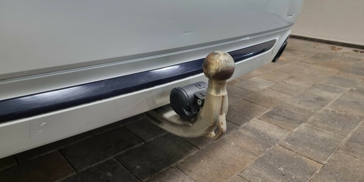 BMW 520d SportLine LED AHK ACC Navi Kamera Hifi 89.900 km 27.450 &euro; Garrel 49681