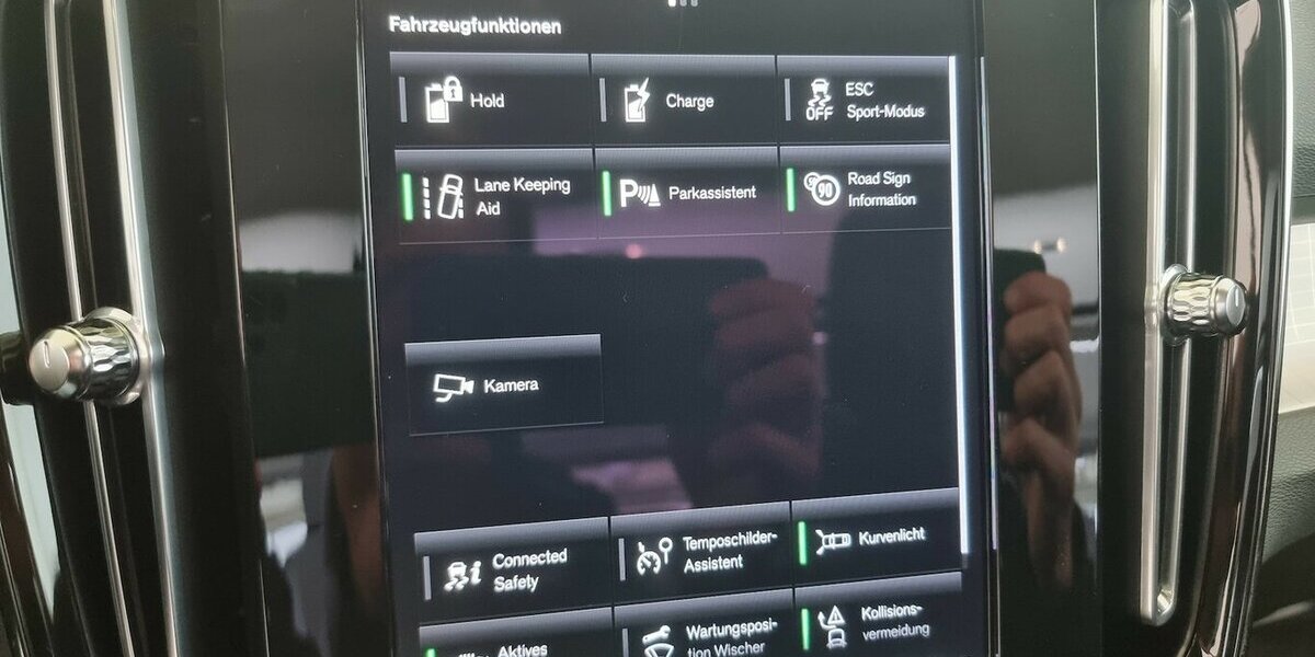 Volvo XC40 Hybrid 2WD PHEV LED AHK Navi Kamera 69.100 km 25.500 &euro; Garrel 49681
