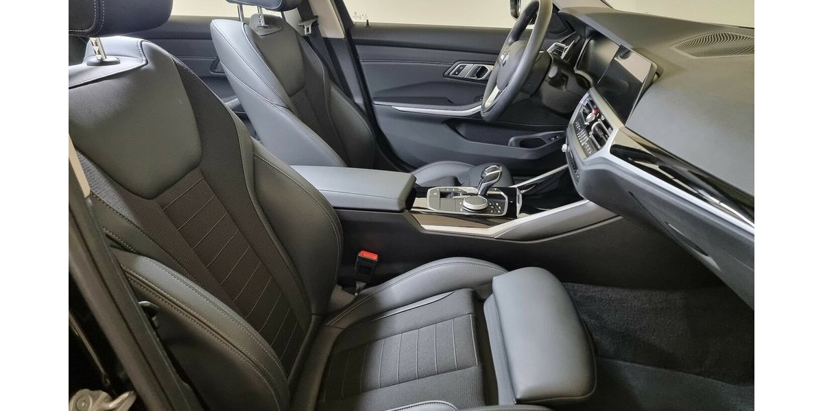 BMW 320d xDrive Sport Line LED AHK Spur Kamera Pano 86.800 km 27.450 &euro; Garrel 49681