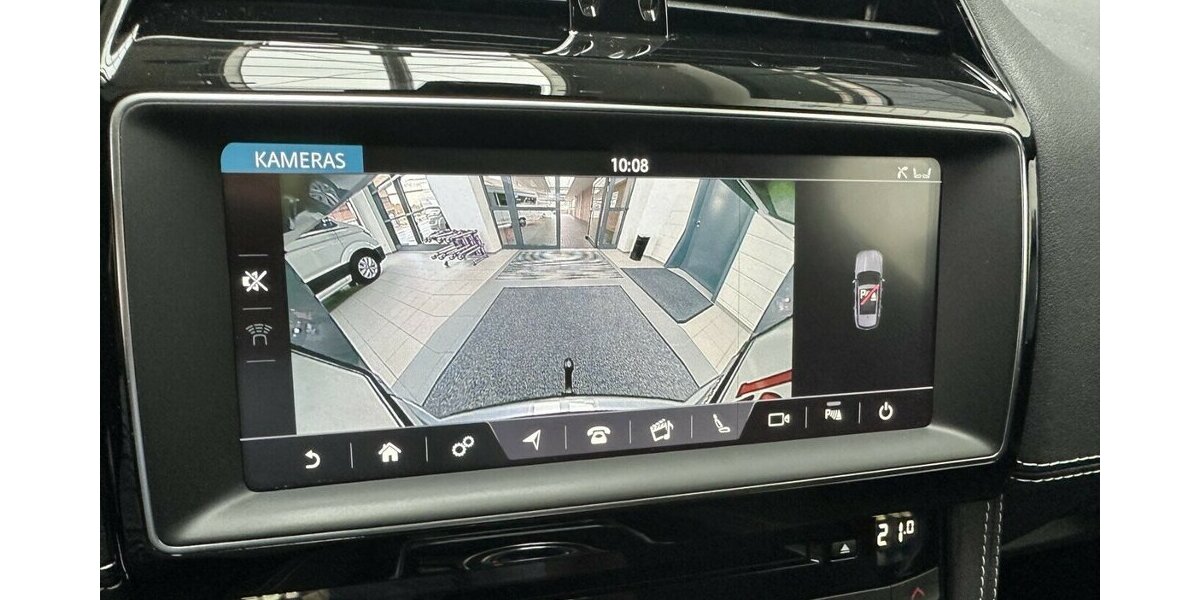 Jaguar F-Pace 3,0 D AWD R-Sport +AHK+Panorama+Navi+Kamera 92.200 km 27.990 &euro; Jaderberg 26349