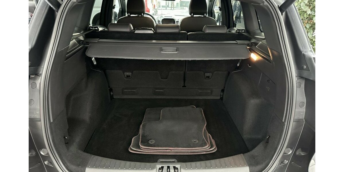 Ford Kuga 1,5 EcoBoost ST-Line +AHK+Allwetterreifen+ 113.000 km 15.790 &euro; Jaderberg 26349