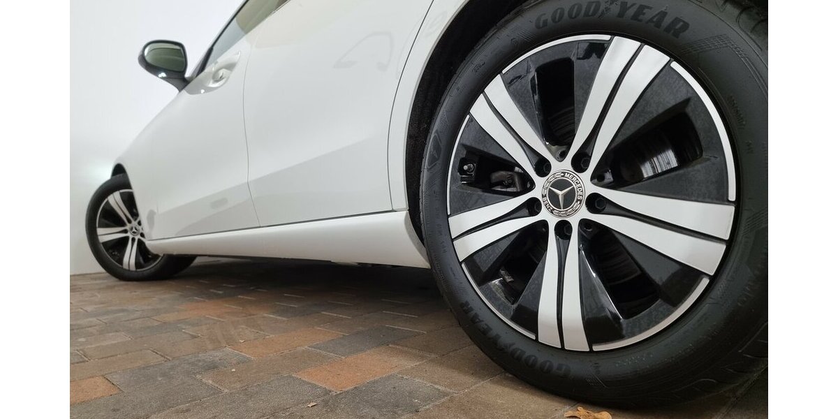 Mercedes-Benz C 220 dT Avantg MBUX LED AHK APP LED Kamera 96.700 km 29.999 &euro; Garrel 49681