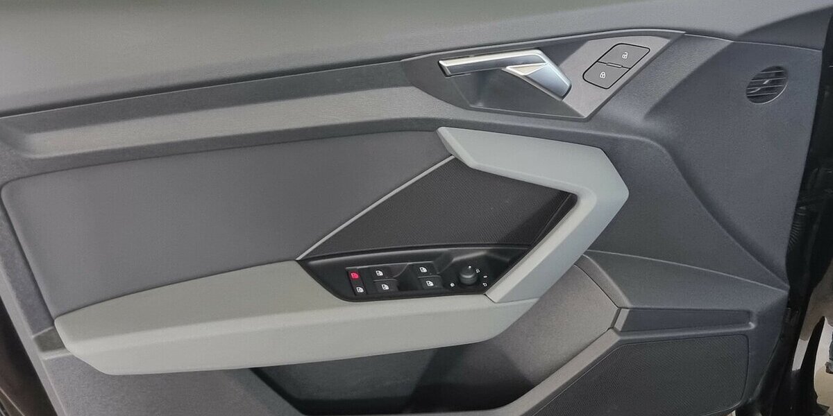 Audi A3 30TFSI limo Navi Leder Digital VIC Kamera LED 66.400 km 21.450 &euro; Garrel 49681