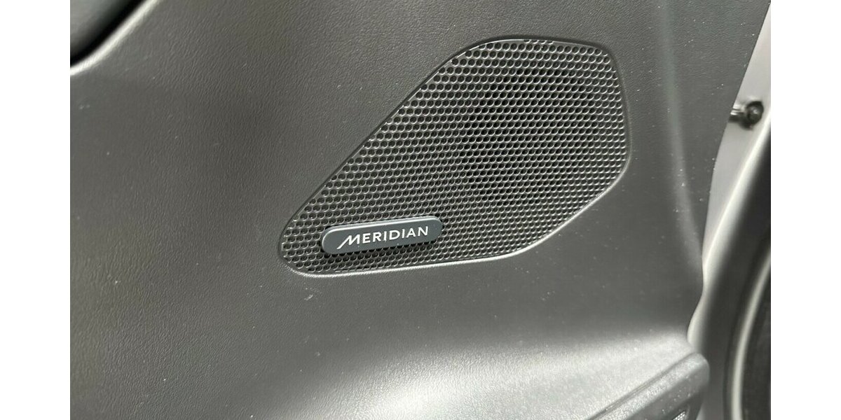 Jaguar F-Pace 3,0 D AWD R-Sport +AHK+Panorama+Navi+Kamera 92.200 km 27.990 &euro; Jaderberg 26349