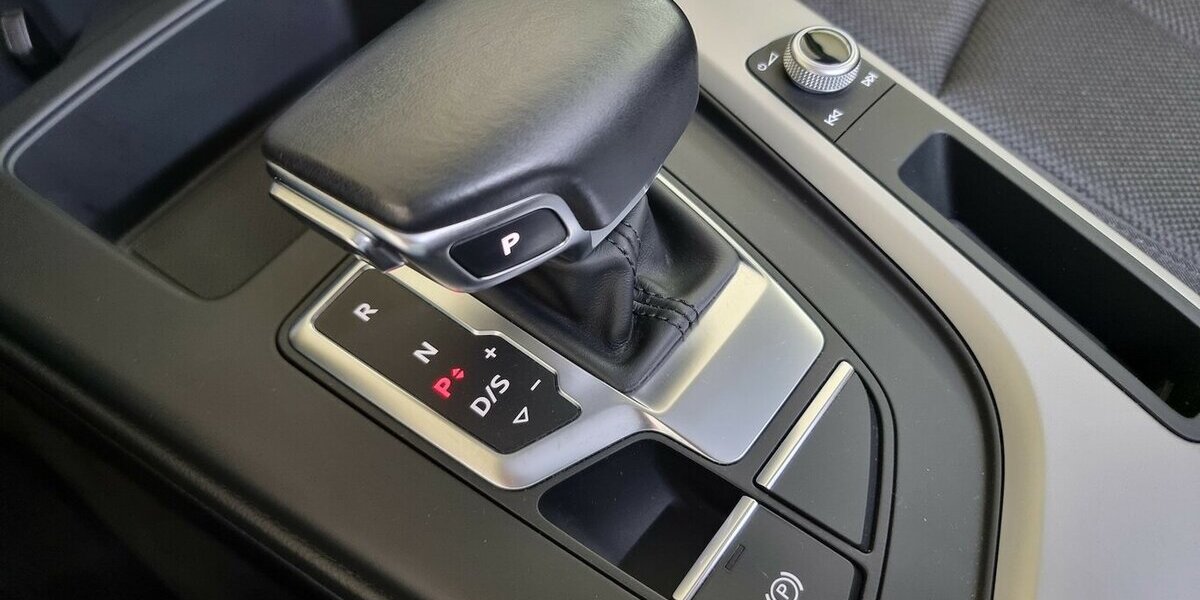 Audi A4 35 TFSI Automatik LED AHK Navi Klima Tempomat 98.400 km 23.900 &euro; Garrel 49681