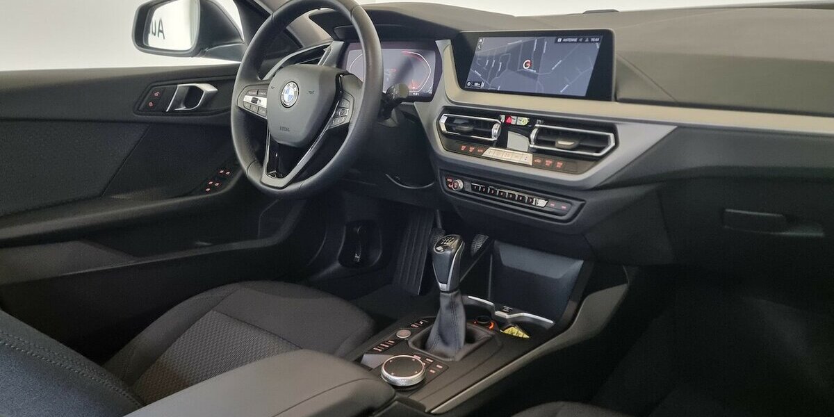 BMW 118d Advantage LED Navi Kamera 51.800 km 21.500 &euro; Garrel 49681