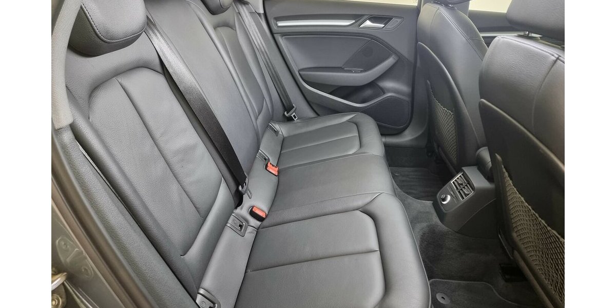 Audi A3 30 TDI LED SHZ Navi Leder Tempomat Digital 88.900 km 18.500 &euro; Garrel 49681