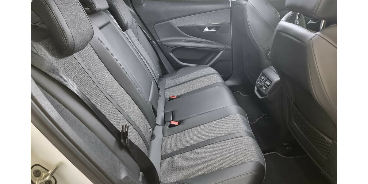 Peugeot 3008 Allure 1.5 HDI LED i-Cockpit Keyless Kamera 76.900 km 19.985 &euro; Garrel 49681