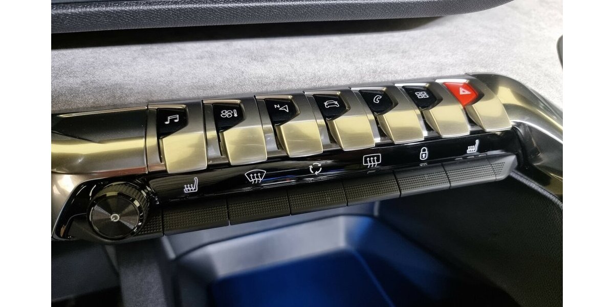 Peugeot 5008 GT LED APP SHZ Kamera Digital Navi 7-Sitzer 47.200 km 27.850 &euro; Garrel 49681