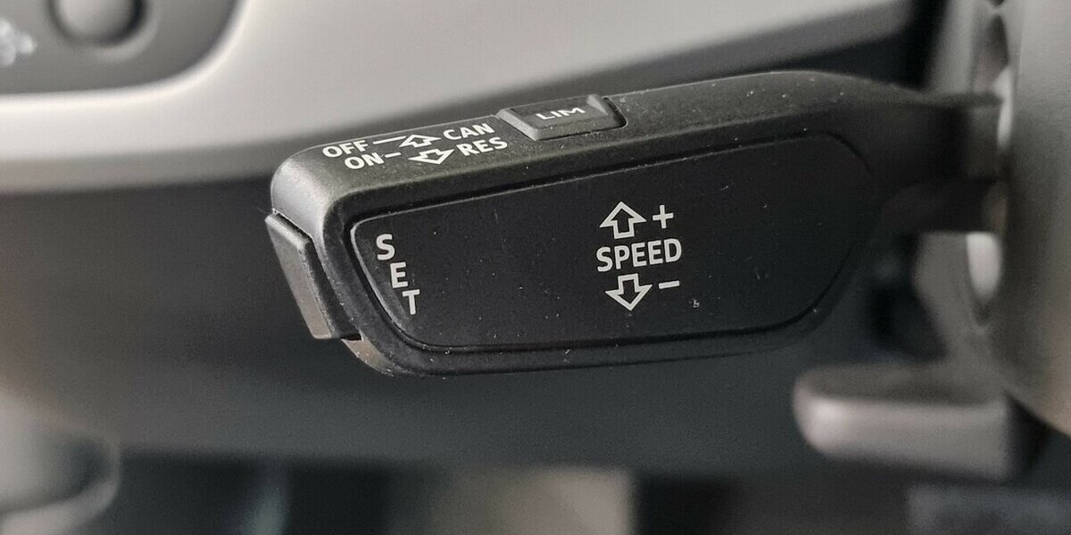 Audi A4 35 TFSI Automatik LED AHK Navi Klima Tempomat 98.400 km 23.900 &euro; Garrel 49681