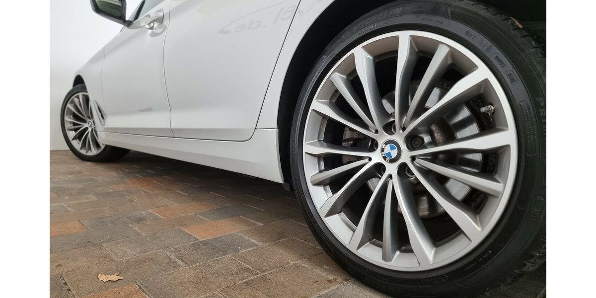 BMW 520d SportLine LED AHK ACC Navi Kamera Hifi 89.900 km 27.450 &euro; Garrel 49681