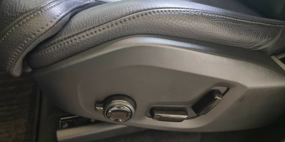 Volvo XC90 ThorsHammer Leder-Sport Memory APP AHK 7-Si 75.900 km 41.900 &euro; Garrel 49681